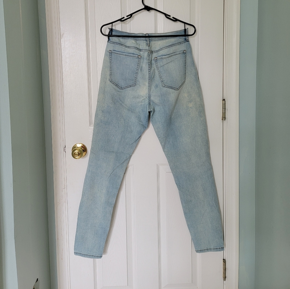Womens size 6 banana Republic jeans light wash - Picture 3 of 3